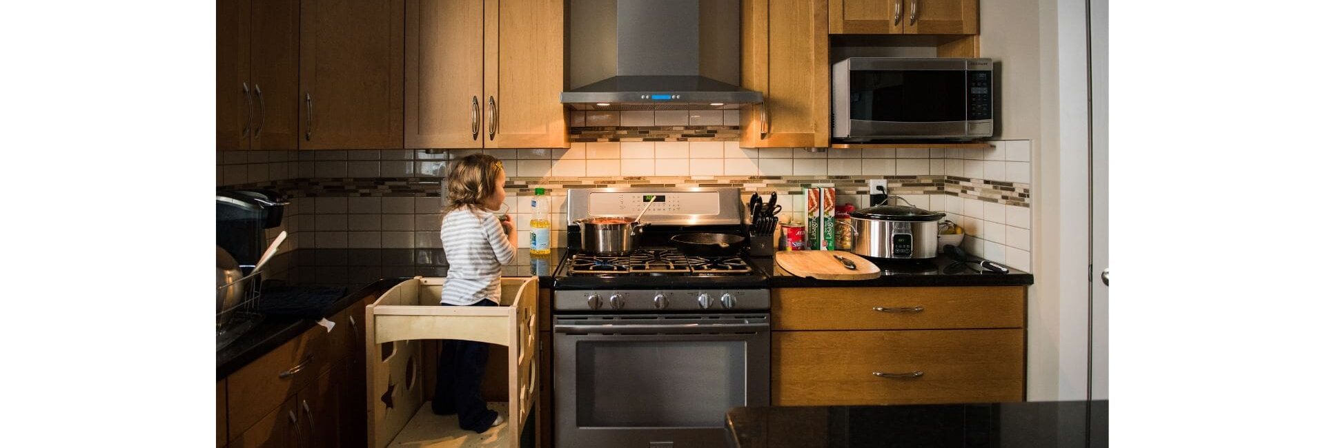 _Modular kitchen built in appliance store -Modular Kitchen Showroom in Gurgaon