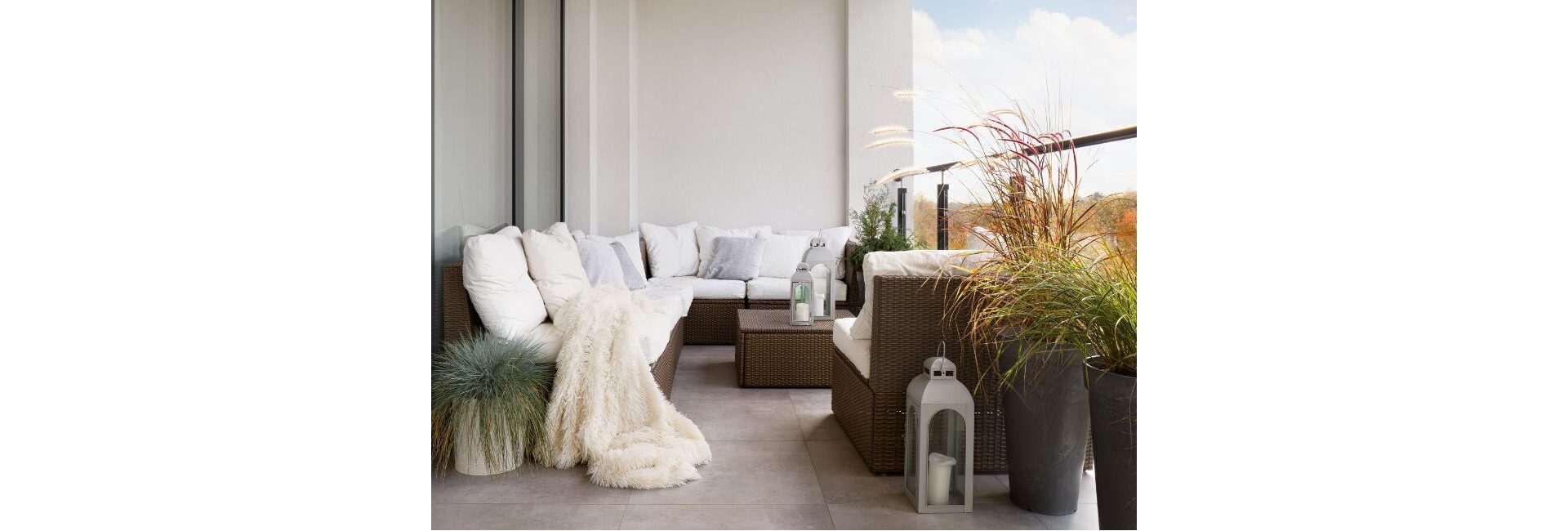 Om Old Furniture - Furniture Stores in Gurgaon