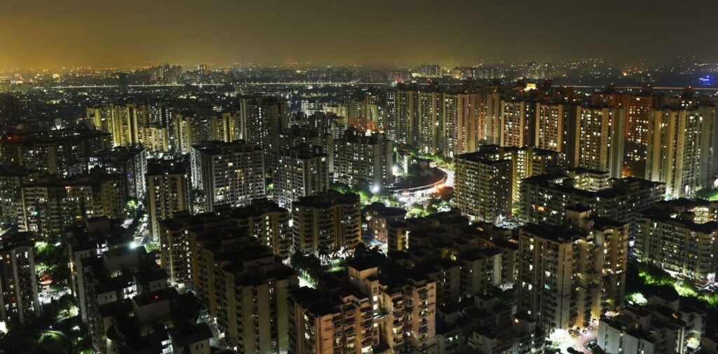 The-Luxury-Real-Estate-Boom.jpg