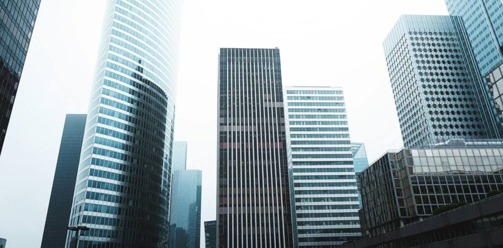 The-Impact-of-Gurgaons-Infrastructure-on-Investment-Potential.-Business-Hubs-and-Commercial-Development.