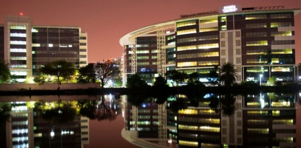 The-Rise-of-Hybrid-Work-Models.-Evolving-Demand-for-Commercial-Locations.